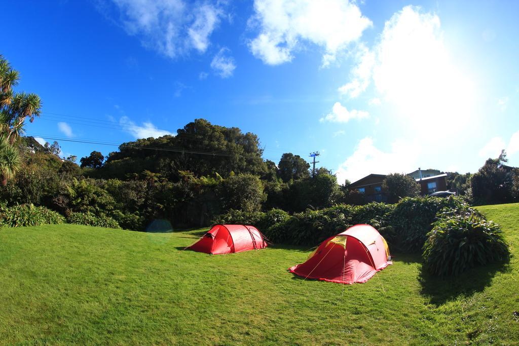 Хостел Stewart Island Backpackers Half-moon Bay Екстер'єр фото